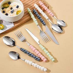 Ensemble de couverts en métal tropical avec poignées en perles, passe au lave-vaisselle, parfait pour la maison, les mariages, la table à manger, la vaisselle et les ensembles de couverts. - Product Image 5