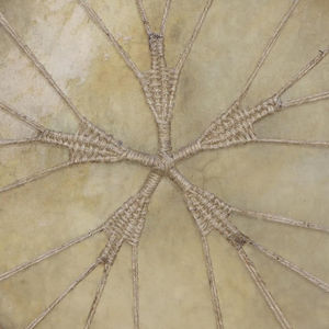 Bodhrans : Grand tambour traditionnel chamanique, fabriqué à la main, avec une peau d'animal naturelle, pour les rituels et la musique de guérison énergétique. - Product Image 5