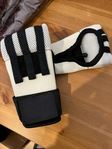 Gants de boxe respirants en néoprène avec rembourrage en gel, fermeture auto-agrippante réglable, soutien pour l'entraînement MMA et le kickboxing - Product Image 6