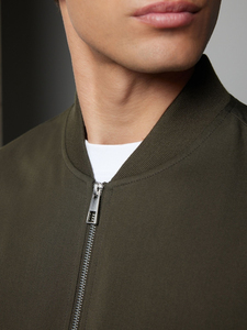 Blousons Bomber Homme Streetwear Coupe-Vent en Polyester Rembourré à Prix Abordable – Blousons Décontractés Zippés Style Collège Vert Olive pour Hommes - Product Image 4