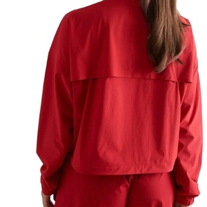 Conjunto corto cortavientos personalizado de alta calidad para mujer, ropa de calle de nuevo diseño 2026, conjunto de pantalones cortos de chándal cortavientos - Product Image 5