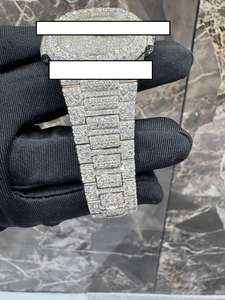 Montre mécanique de luxe entièrement sertie de diamants Moissanite VVS1, en acier inoxydable, avec mouvement japonais entièrement automatique et cadran analogique en verre. - Product Image 4