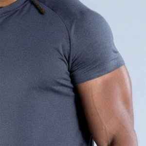 T-shirt sportif pour homme à col rond, manches courtes, couleur unie, séchage rapide, coupe ajustée, tricoté en polyester, gris - Product Image 6