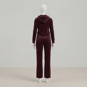 Ensemble de survêtement en velours pour femme, à capuche, manches longues, couleur unie, décontracté, 100 % coton respirant, coupe ajustée, avec patchs brodés - Product Image 3