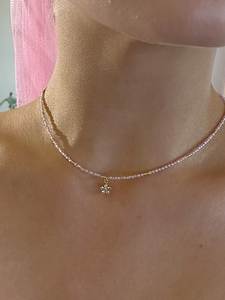Collier ras du cou fait main en perles de rocaille jaunes et bleu clair, avec accent de perles, pour femme, idéal pour les vacances d'été à la plage, accessoire de bijouterie - Product Image 3