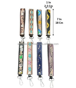 Llavero de Cuero Repujado a Mano con Diseño de Girasol para Llaves de Auto, Elegante y Duradero, Accesorio de Cuero Vacuno, Regalo - Product Image 2