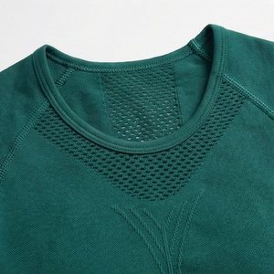Ensemble de yoga sans couture pour femmes, leggings vert à taille haute et soutien-gorge de sport à col rond, tenue de sport 2 pièces - Product Image 4