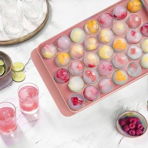 Paquete de 4 moldes para cubitos de hielo circulares pequeños, 132 unidades, molde para bolas de hielo redondas con tapa, contenedor para cubitos de hielo pequeños, para enfriar bebidas - Product Image 2