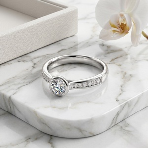 Bague solitaire ronde 0,55 CTW - Monture demi-cannelée - Product Image 2