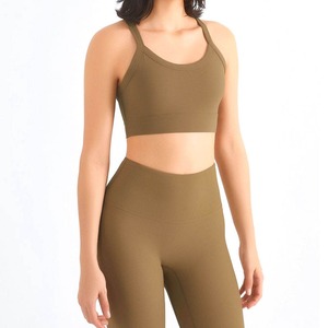 Conjunto Deportivo de 2 Piezas para Mujer, Top y Pantalones Cortos, con Logotipo Personalizado, para Gimnasio, Venta al Por Mayor 2026 - Product Image 3
