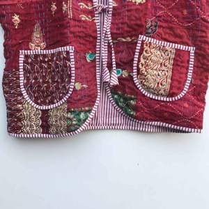 Chaleco Khambadi Tradicional Maharashtriano de Lana, Chaleco Acolchado de Invierno Hecho a Mano, Chaleco Indio Khambadi sin Mangas - Product Image 4