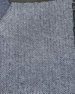 Tela de tweed de poliéster con diseño en espiga en negro con color azul hielo, 300 gsm, antipilling, de doble cara y calidad premium. - Product Image 2