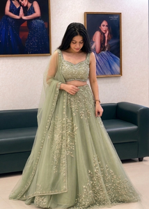 Conjunto de Lehenga Verde Bordado con Leheriya, Vestido de Tule sin Mangas con Dupatta para Bodas y Banquetes, Traje de Novia - Product Image 3
