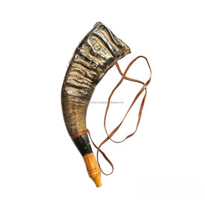 Cuerno de beber de búfalo natural Cuerno que sopla disponible con soportes de correa de cuero Trompeta de batalla de cuerno de guerra vikingo hecha en la India - Product Image 1