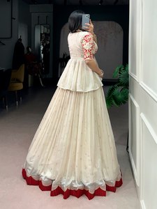 ชุดเดรสผ้าไหมช็อกโกแลต Bhandhani ปักลายชาร์มสีงาช้างสไตล์โมเดิร์น Gulnaar - ระบายอากาศได้ดี สวมใส่สบาย ยาวถึงพื้น เอวทรงธรรมชาติ - Product Image 1