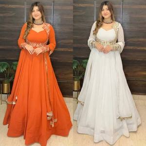 VASTRA COTTAGE Nouveau costume Anarkali de créateur pour femme en pure fausse georgette brodée avec dupatta, tenue ethnique indienne - Product Image 3