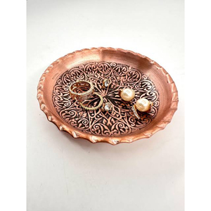 Nouveau design – Plateau rond marocain en cuivre pour bijoux, avec motif floral en relief, pour bagues et boucles d'oreilles - Product Image 1