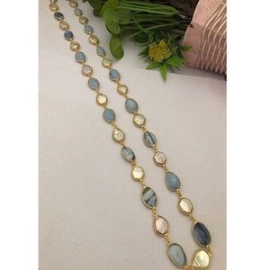 Ensemble de bijoux de qualité supérieure plaqué or, perles véritables blanches et noires, fusion antique tendance, longueur 24 cm, pour les occasions spéciales - Product Image 1