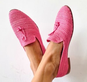 Mocassins en raphia faits à la main : Chaussures d'été marocaines roses - Product Image 2