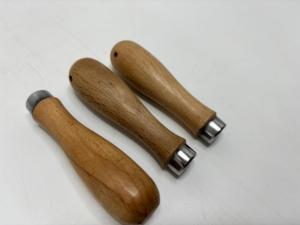 Mangos de madera hechos a mano para herramientas de jardín, duraderos, ergonómicos, de repuesto, al por mayor, ferretería agrícola, personalizados, sólidos - Product Image 3
