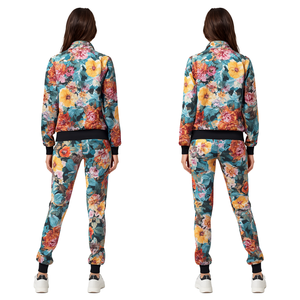 Ensemble de survêtement de sport pour femmes à imprimé floral, deux pièces - Product Image 2