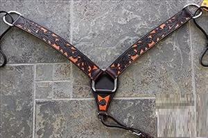 Têtière en cuir noir de haute qualité en forme de V pour cheval, avec frontal fantaisie, idéale pour l'équitation et l'équipement de course hippique - Product Image 2