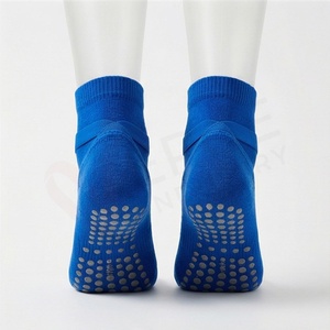 Chaussettes bleues à la cheville avec sangle croisée antidérapante pour hommes, usage sportif, chaussettes tricotées d'été - Product Image 2
