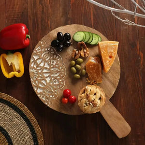 Planches à découper en bois naturel faites à la main, prix de gros, personnalisables pour fruits, légumes et fromages, à bas prix - Product Image 1