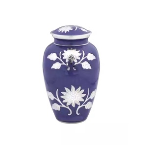 Urna Funeraria Decorativa de Aluminio Gris Premium para el Hogar, con Diseño Floral en Relieve, Florero para Cenizas Conmemorativas - Product Image 5