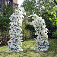 Arche de scène de mariage moderne en fer argenté durable, avec fleurs artificielles, pour décorations extérieures et accessoires de mise en scène