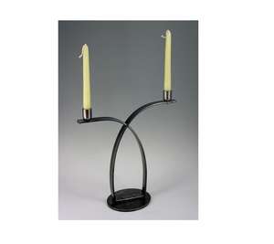 Porte-bougie double en métal sculptural moderne, support minimaliste en fer noir pour bougies coniques, pour table ou cheminée - Product Image 1