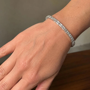 Pulsera de tenis de lujo con 25 diamantes de laboratorio talla baguette, certificada por IGI, oro de 14K, elegante regalo de joyería para bodas y fiestas. - Product Image 3