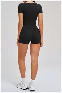 Conjunto de Yoga de 2 Piezas para Mujer, Pantalones Cortos a Cuadros con Cintura Elástica Media, Top Corto, Transpirable, Sin Costuras, Spandex, Poliéster, Secado Rápido, Ropa Deportiva - Product Image 3