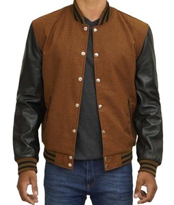Blouson universitaire Hustle Kids en denim vintage rouge et beige avec patch lettre K brodé, coupe classique pour homme, idéal pour le skatepark, collection automne - Product Image 1