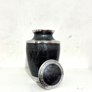 Urnas de Cremación de Aluminio Personalizadas al por Mayor para Cenizas Humanas con Acabado Negro Perla y Grabado, Urnas de la Mejor Calidad - Product Image 5