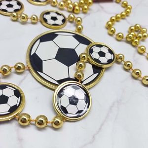 Collar de cuentas de fútbol americano - Diseño de Touchdown estilo Score - Colgante dorado vibrante para días de partido y fiestas - ¡Anima a tu equipo favorito! - Product Image 3