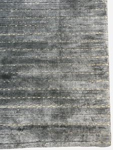 Alfombra de Lana y Seda Azul Hecha a Mano: Alfombra Moderna con Rayas Beige - Product Image 6