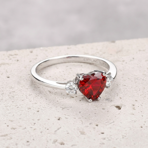 แหวนรูปหัวใจประดับโกเมน เงินแท้ 925 ชุบทอง 14k คุณภาพสูง เป็นมิตรต่อสิ่งแวดล้อม ดีไซน์เรียบหรู ปรับขนาดได้ - Product Image 1