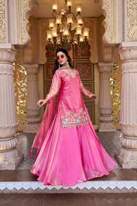 KURTI LAHENGA DUPATTA FANDY, Traje de Fiesta Vintage con Bordado de Hilo de Seda, Lentejuelas y Perlas, de Corte Regular y Largo hasta el Suelo - Product Image 3