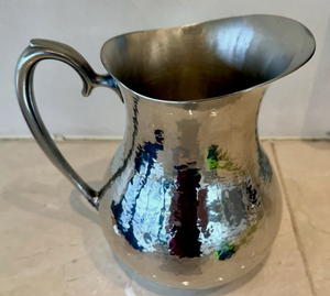 Pichet à eau en acier inoxydable martelé 1,5 L, carafe vintage durable avec poignée pour boissons de fête, restaurant, carafe à eau en cuivre - Product Image 5