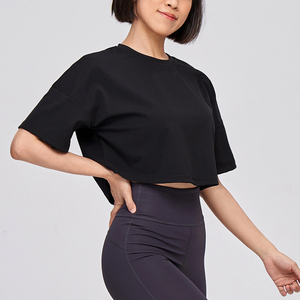 Ensemble deux pièces décontracté pour femme, été, uni, coupe classique, 100 % coton, haut court à manches courtes et col rond, et short, écologique et respirant - Product Image 3