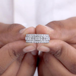 แหวนแต่งงานผู้ชายแบบครึ่งวงประดับมอสซาไนต์ทรงเหลี่ยมมรกต เงินแท้ 925 ตัวเรือนแบบหนามเตย แหวนหมั้นคลาสสิก ของขวัญ - Product Image 2