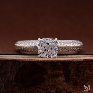 Bague de fiançailles en diamant de laboratoire taille coussin 1 carat en or blanc 10K avec bande micro-pavée, bague de mariée - Product Image 1