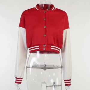 Chaqueta Varsity Corta de Lana para Mujer, Tendencia 2025, con Apliques Bordados Personalizados y Mangas de Cuero Genuino, Diseño de Moda, Venta al Por Mayor - Product Image 2
