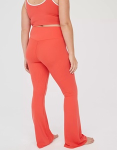 Pantalon de sport tricoté respirant à taille haute, évasé, effet ventre plat, écologique, avec logo à la taille, pour le yoga et l'entraînement - Product Image 4
