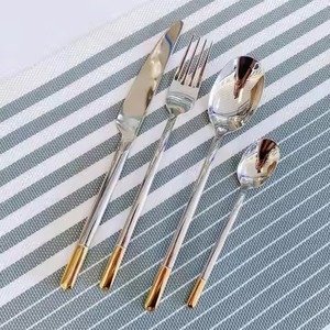 ชุดช้อนส้อมมีดโลหะดีไซน์ทันสมัย สำหรับใช้ในบ้าน ร้านอาหาร และโรงแรม - Product Image 1
