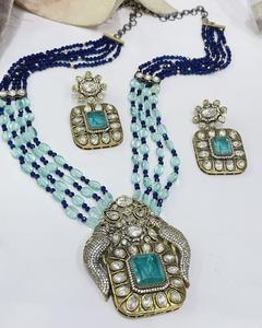 Ensemble collier long et boucles d'oreilles en moissanite plaqué or de qualité supérieure, idéal pour les mariages indiens et les tenues de soirée pour femmes - Product Image 4