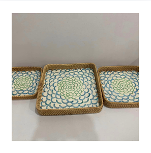 Plateau suspendu décoratif carré en rotin artisanal traditionnel, motif nature morte, en fibres végétales, pour mariage, lot multi-pièces - Product Image 1