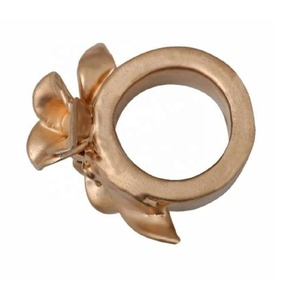 Anillo de Servilleta Decorativo de Metal con Flor Plateada, Porta Servilletas de Tela o Papel, para Bodas y Restaurantes - Product Image 4