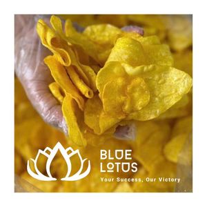 Chips de pommes de terre salées croustillantes, séchées et frites sous vide, écologiques, de haute qualité, pour la consommation quotidienne et la pâtisserie - Product Image 1